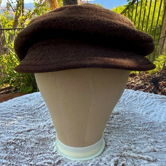 NWT Wool Newsboy Cap Hat with Removable Bow Brown - Picture 1 of 4